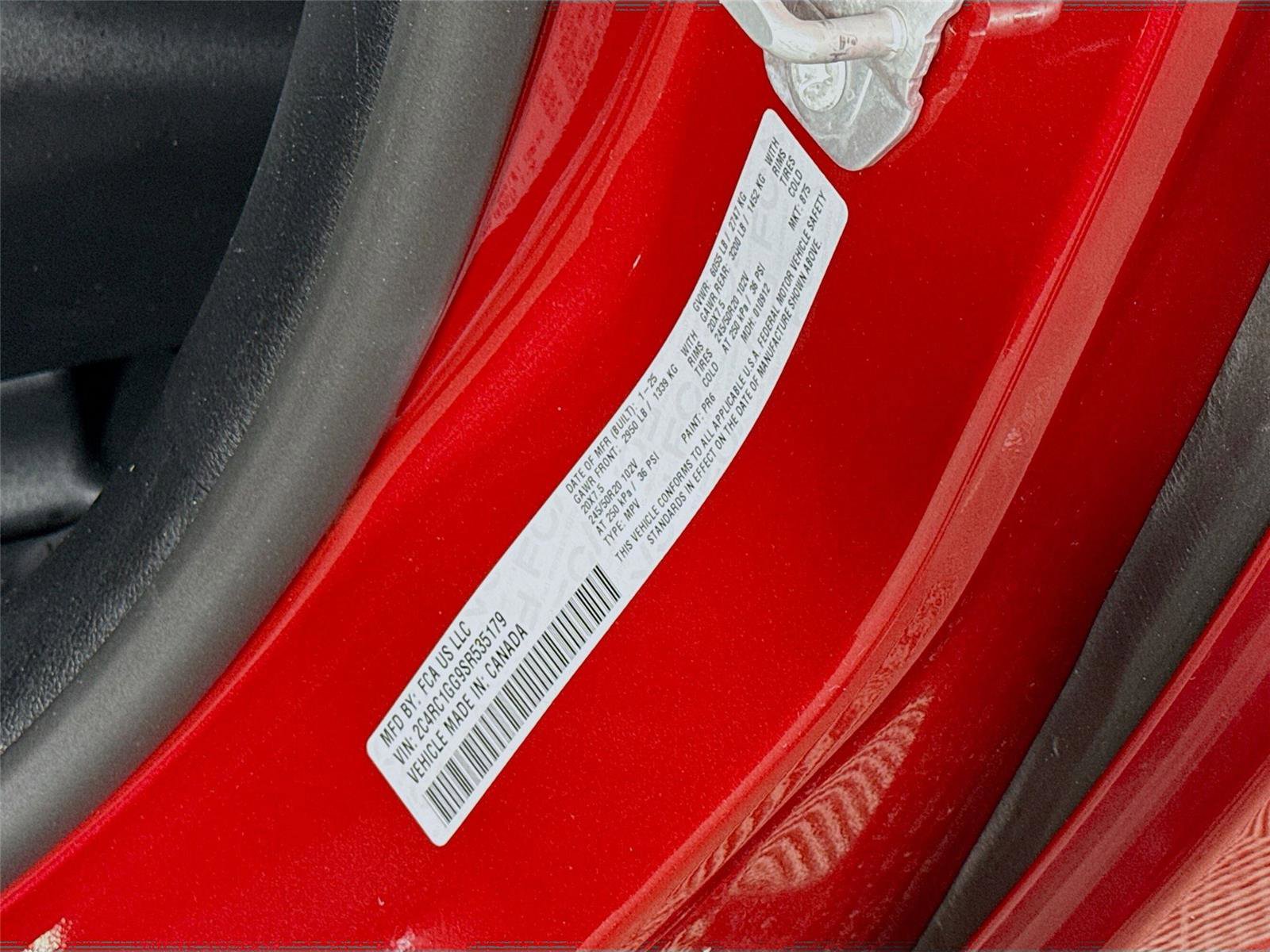 Used 2025 Chrysler Pacifica Limited image 27