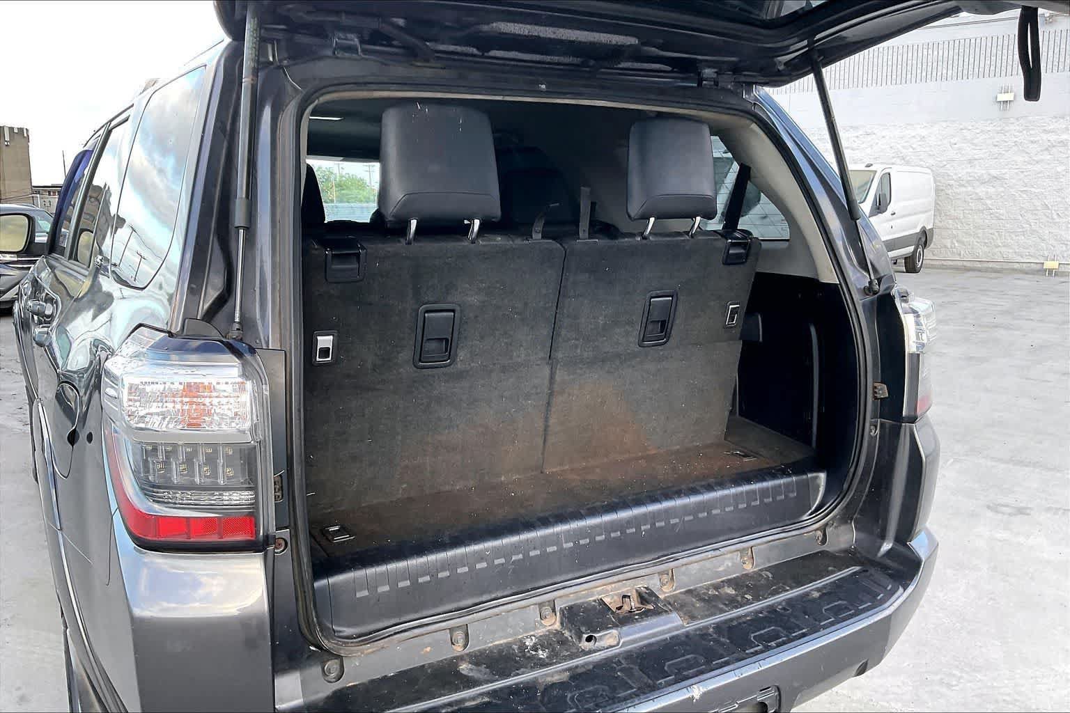 Used 2018 Toyota 4Runner SR5 Premium RWD image 18