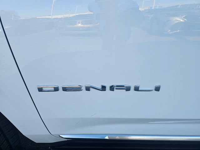 Used 2024 GMC Yukon Denali RWD image 11