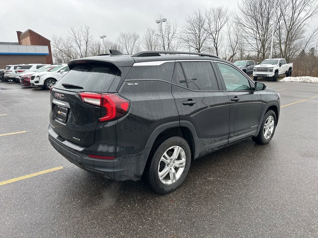 Used 2022 GMC Terrain SLE w/ Driver Convenience Package image 9