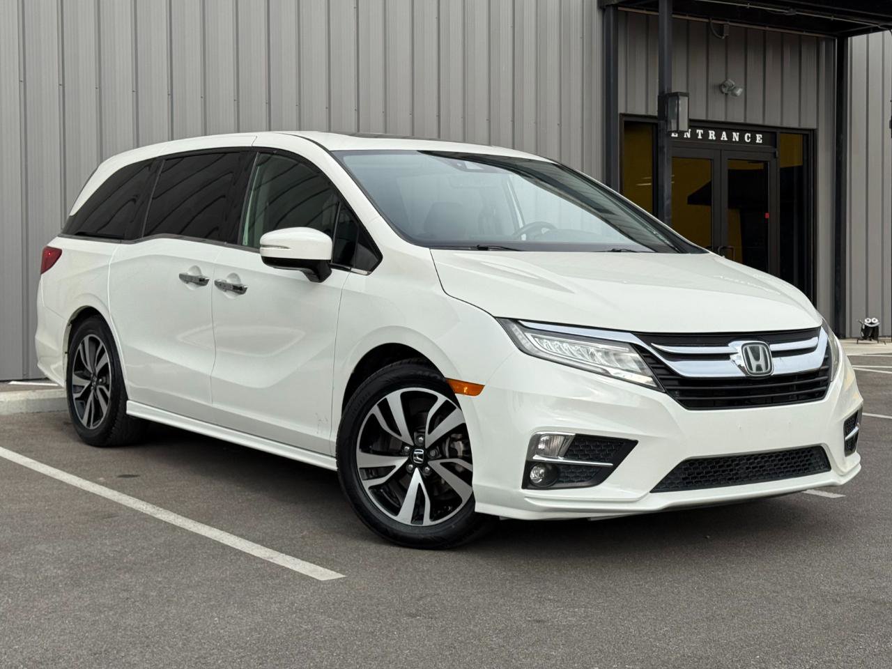Used 2019 Honda Odyssey Elite image 3