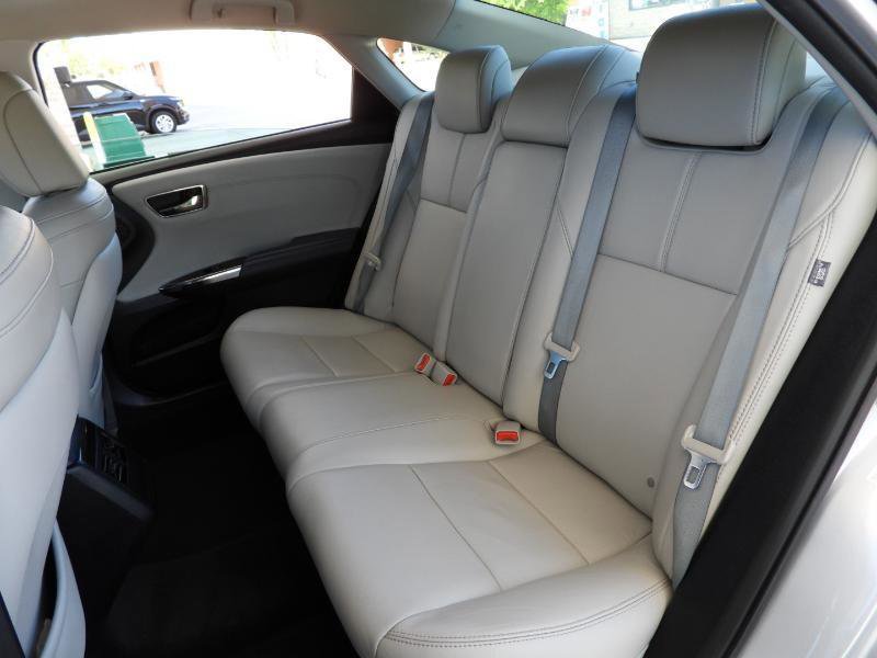 Used 2014 Toyota Avalon XLE FWD image 31