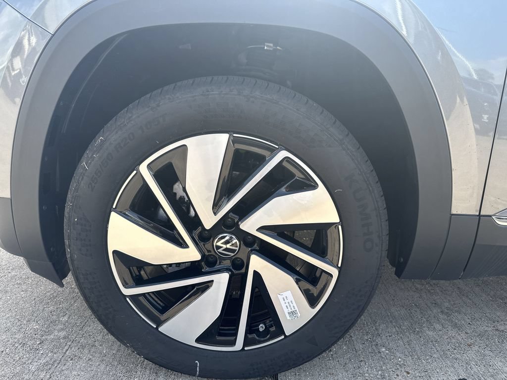 Used 2024 Volkswagen Atlas SEL AWD/4WD image 9