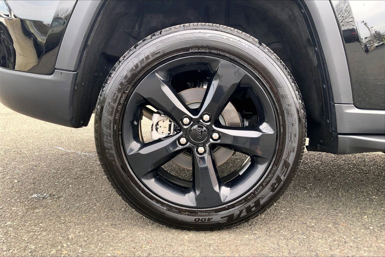 Certified 2025 Jeep Grand Cherokee Altitude image 9