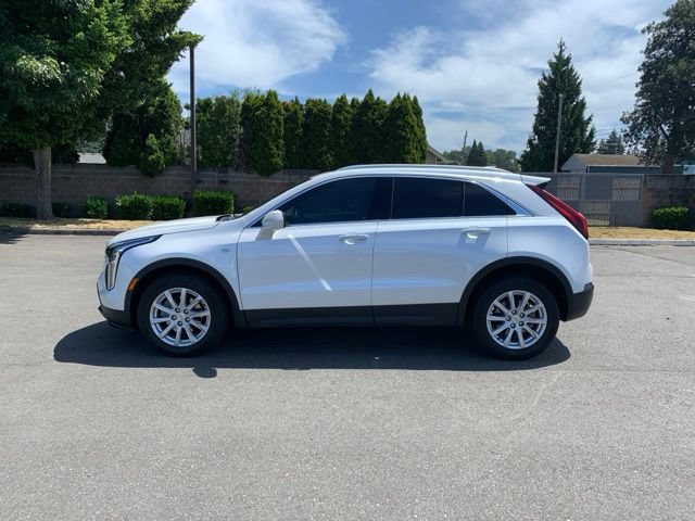 Used 2022 Cadillac XT4 Luxury w/ Cold Weather Package AWD/4WD image 2