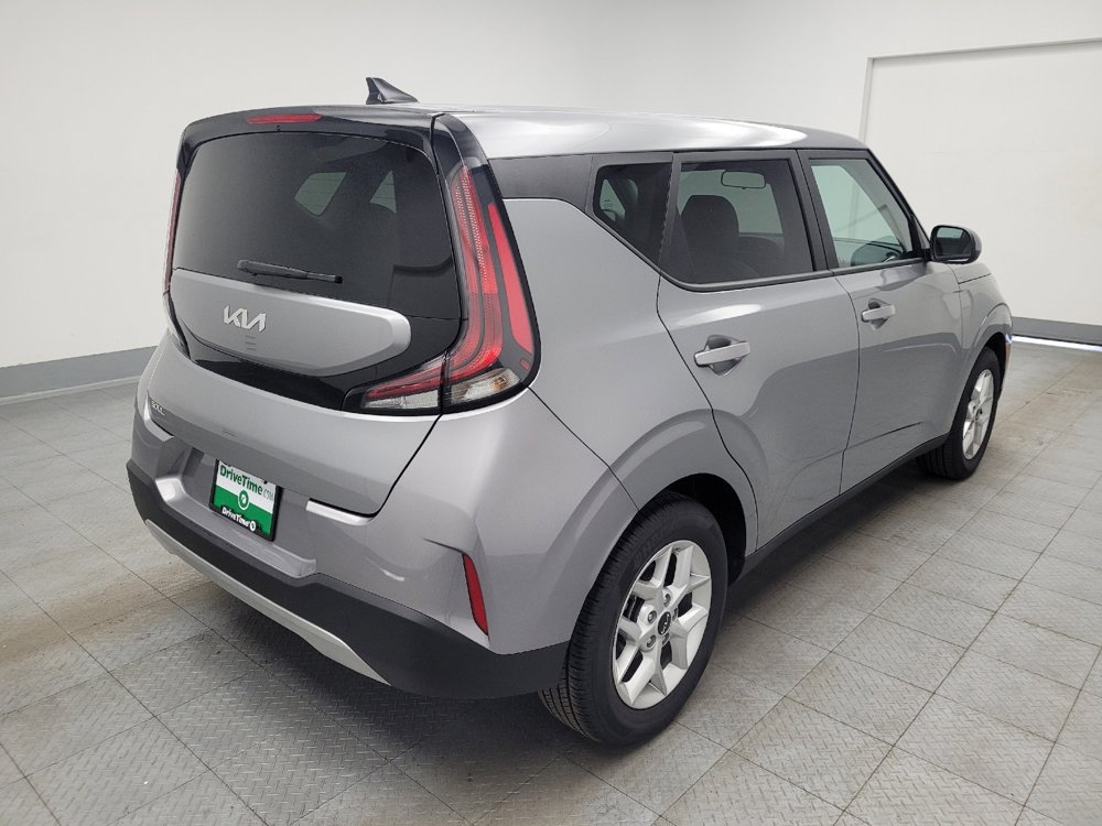 Used 2025 Kia Soul LX image 9