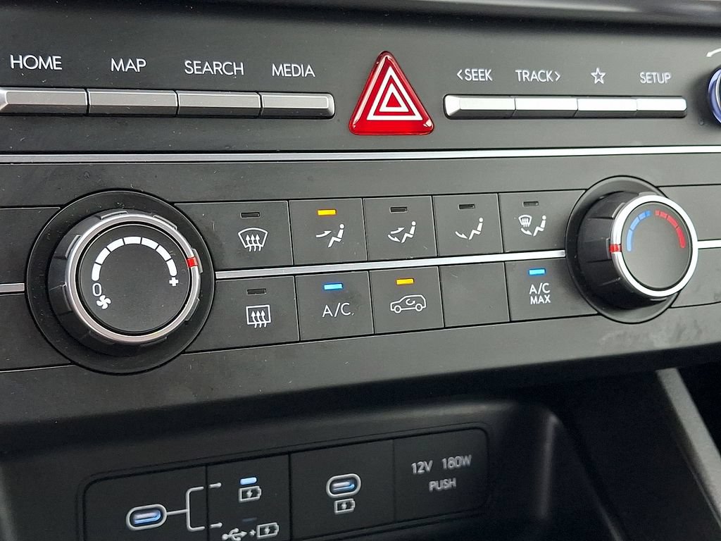 Certified 2025 Hyundai Tucson SE AWD/4WD image 18