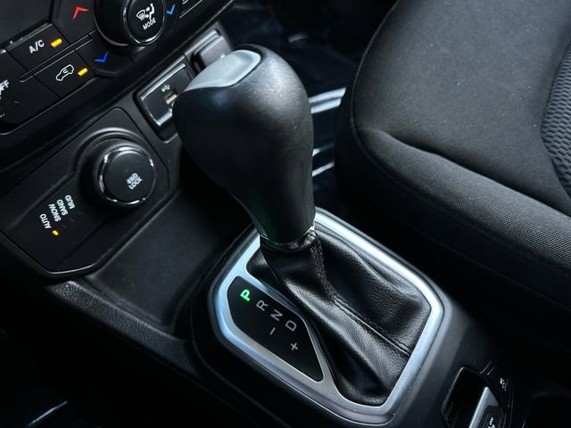 Used 2018 Jeep Renegade Altitude image 30