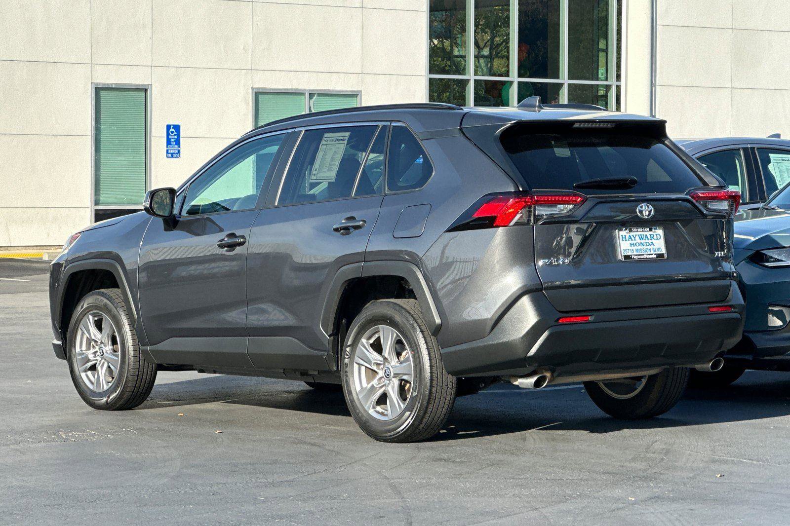 Used 2024 Toyota RAV4 XLE image 5