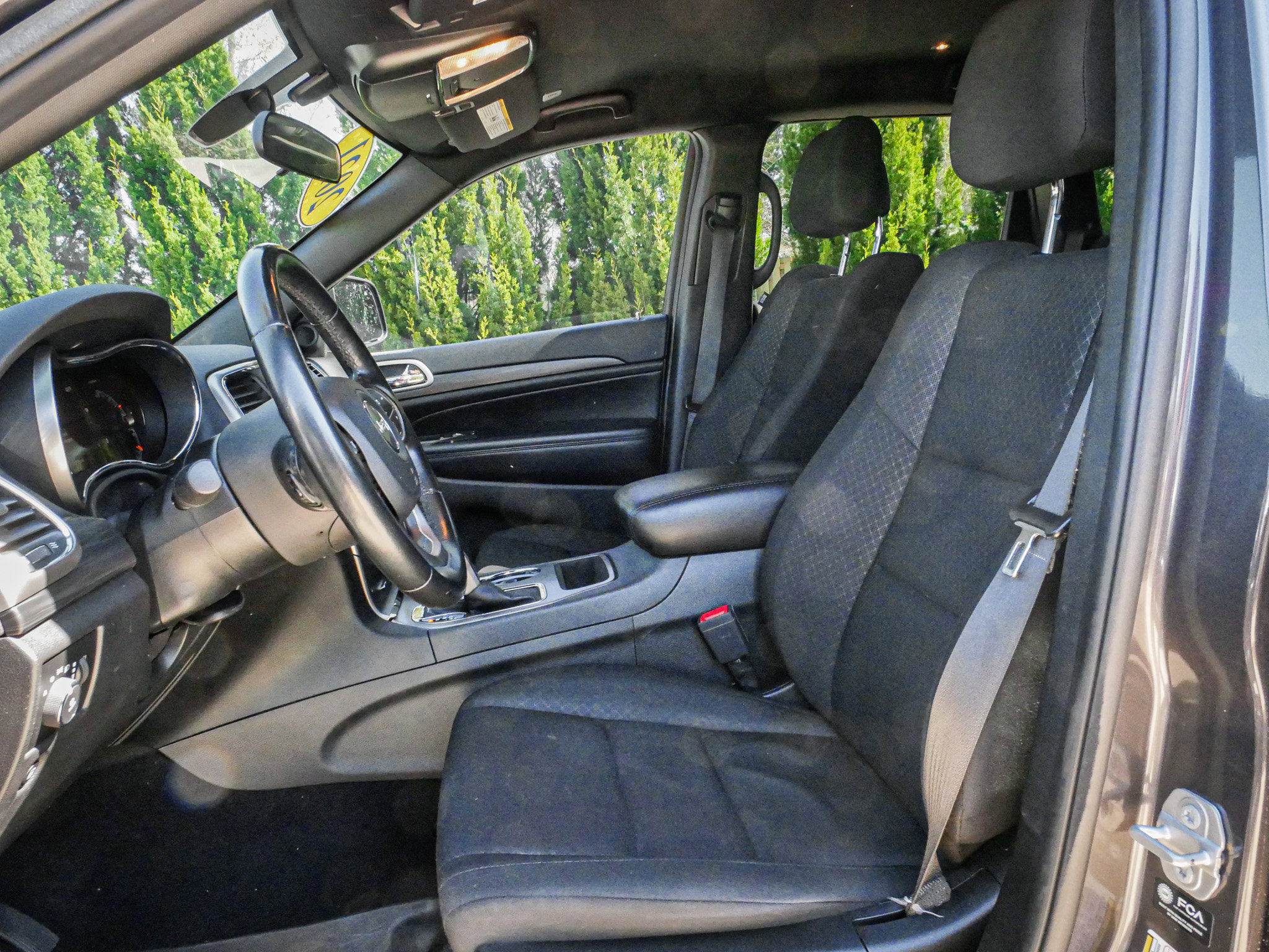 Used 2021 Jeep Grand Cherokee Laredo RWD image 16