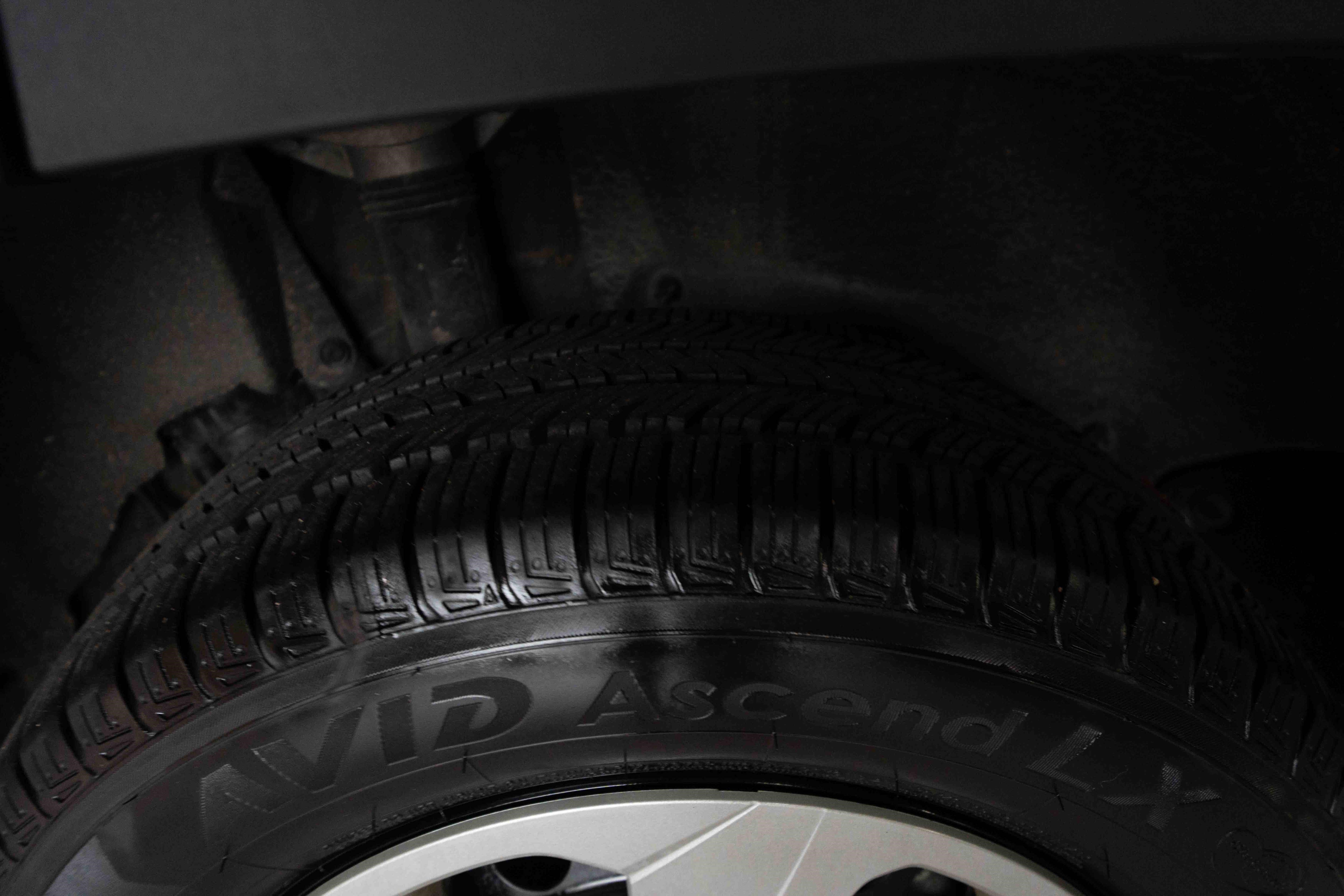 Used 2019 Toyota RAV4 LE w/ Carpet Mat Package AWD/4WD image 30