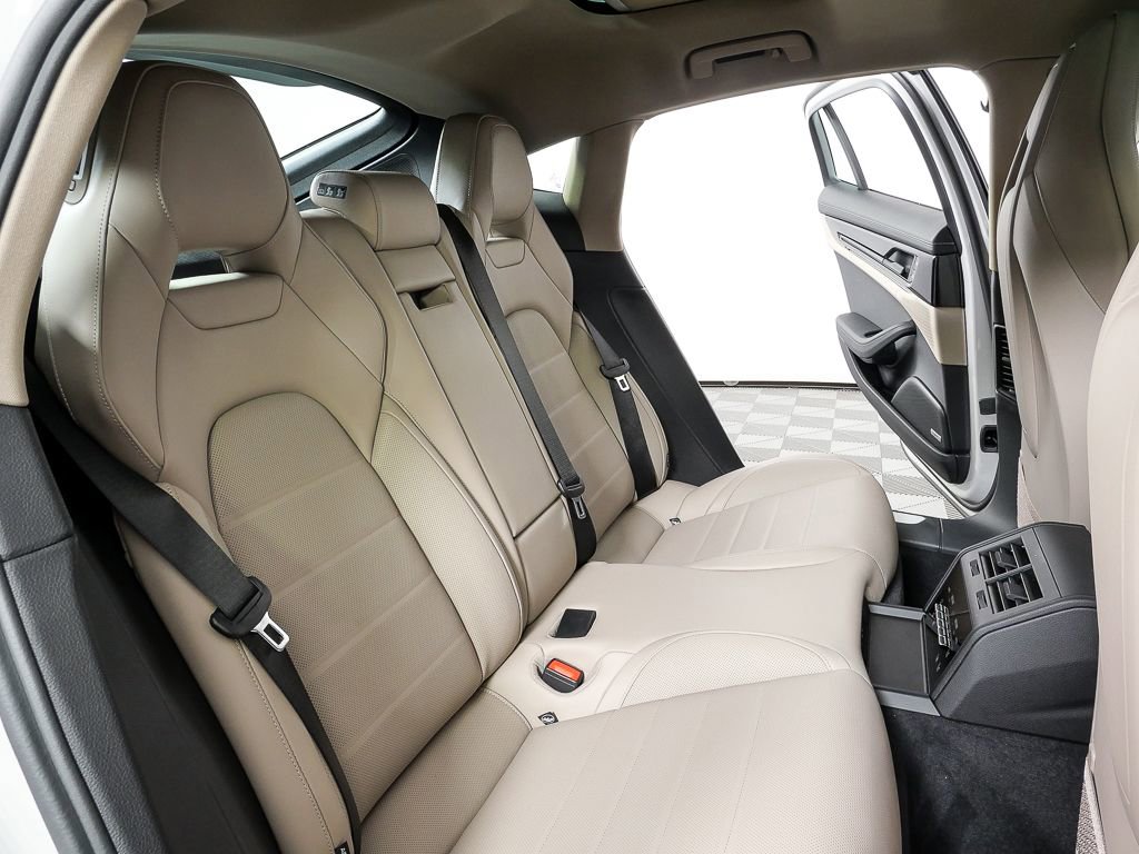 New 2026 Porsche Panamera image 23