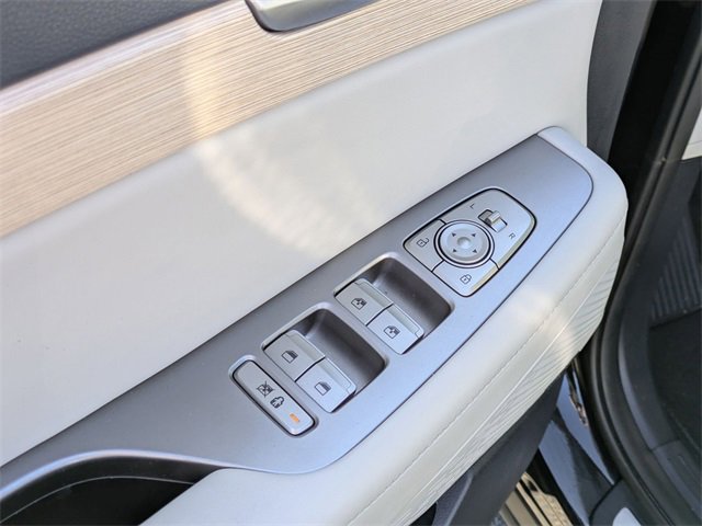 Used 2023 Hyundai Palisade Limited w/ Cargo Package image 13