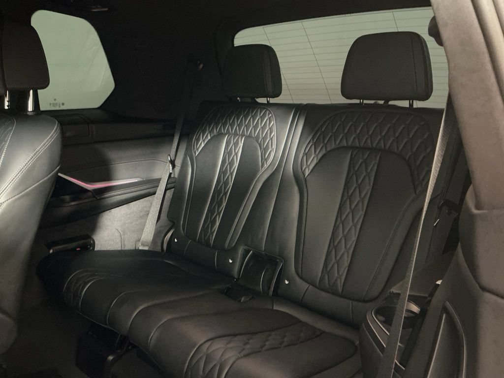 Certified 2025 BMW X7 M60i AWD/4WD image 28