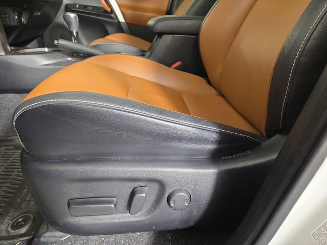 Used 2018 Toyota RAV4 Limited w/ Protection Package FWD image 31