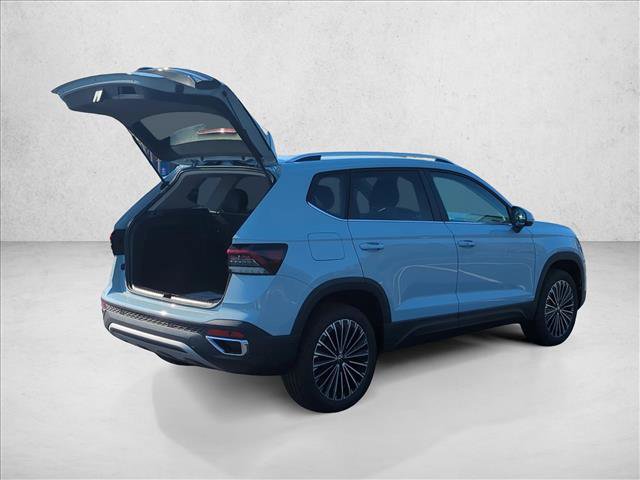 New 2026 Volkswagen Taos SE image 2