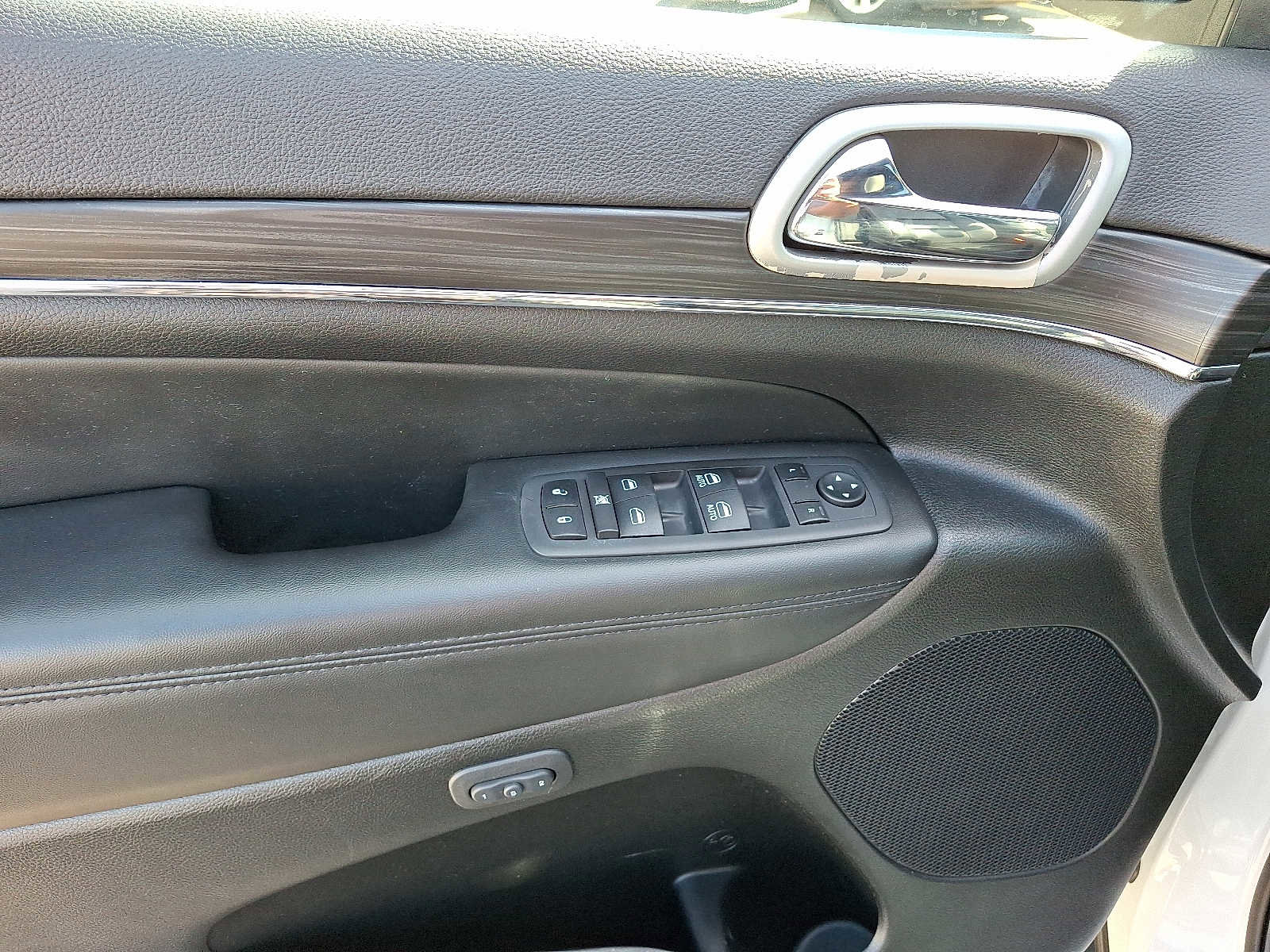 Used 2022 Jeep Grand Cherokee Limited image 13