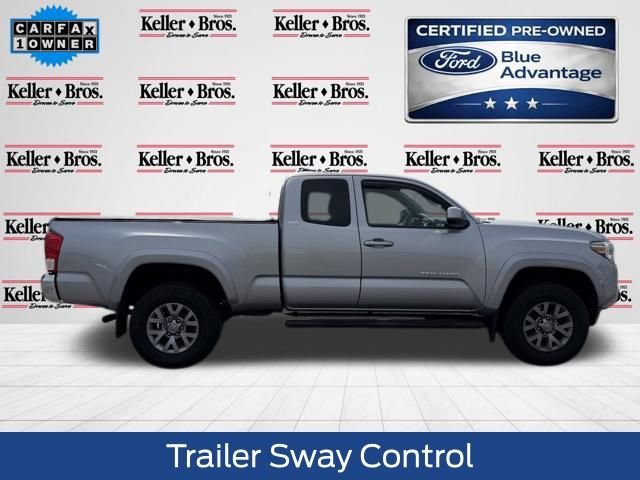 Used 2017 Toyota Tacoma SR5 AWD/4WD image 8