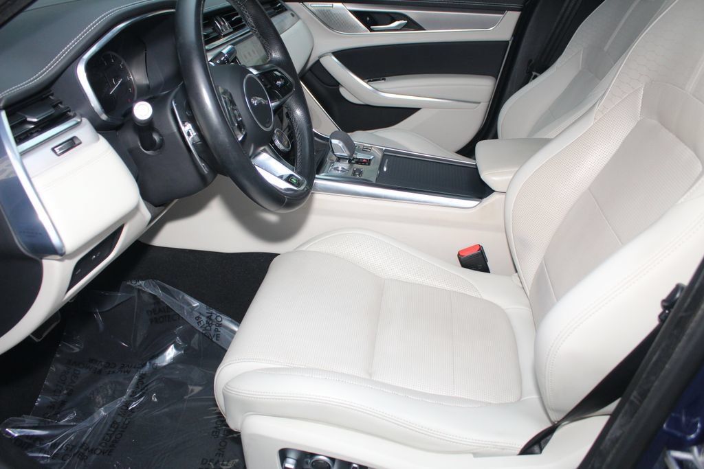 Used 2022 Jaguar XF R-Dynamic SE AWD/4WD image 39