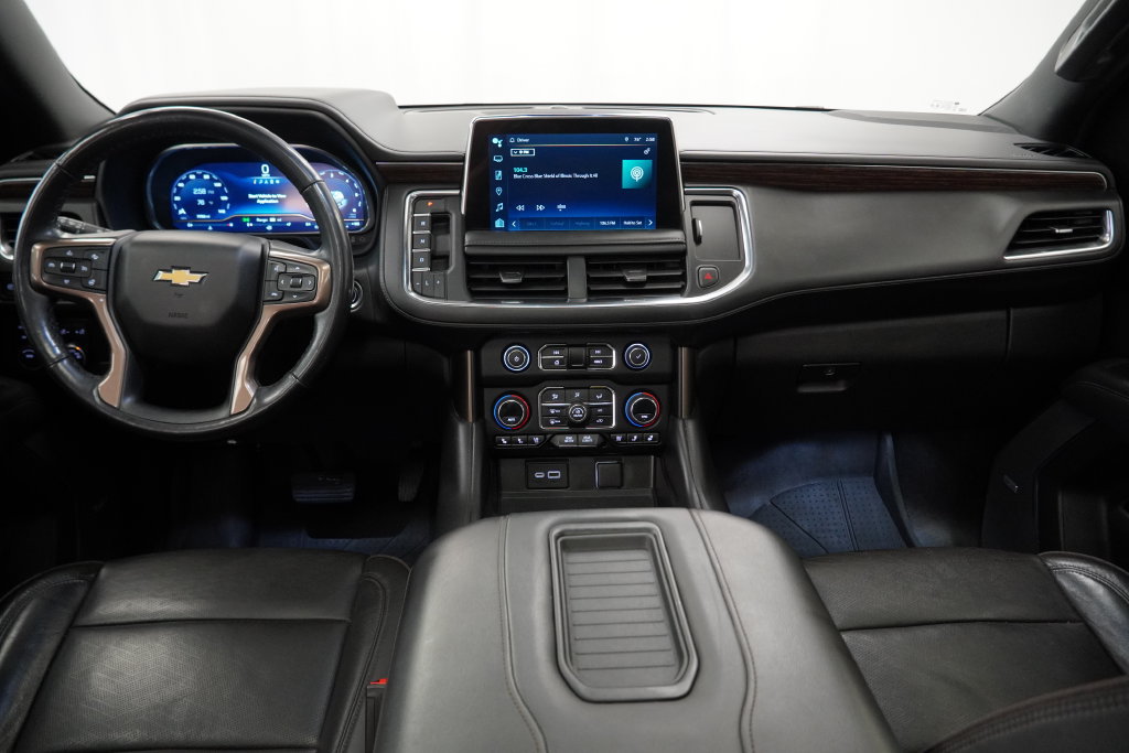 Used 2023 Chevrolet Suburban High Country AWD/4WD image 3
