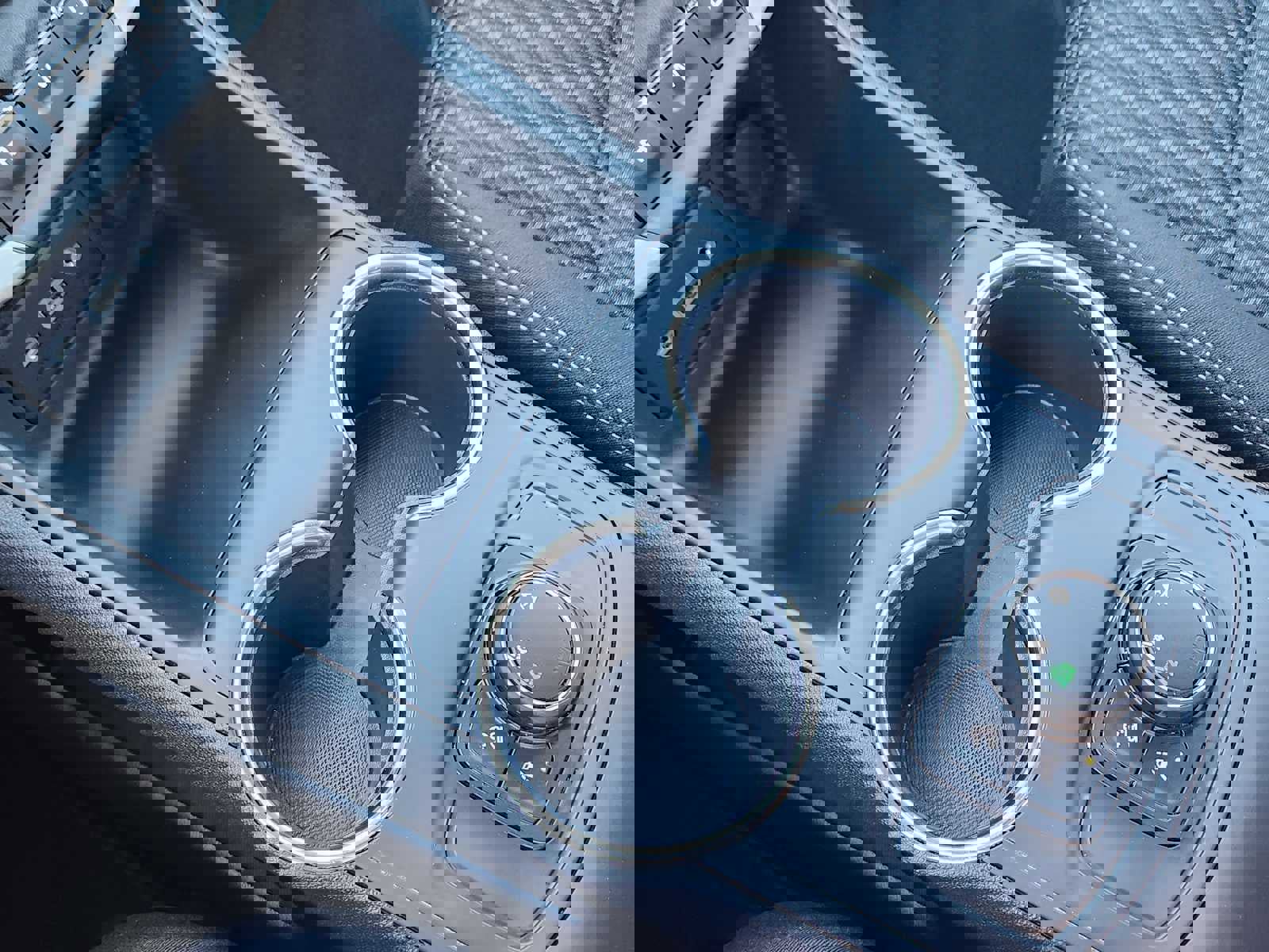 Used 2024 GMC Terrain SLE image 23