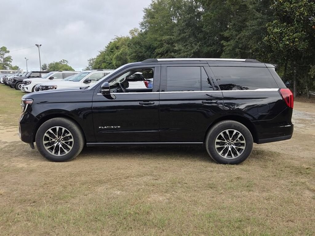 Used 2025 Ford Expedition Platinum AWD/4WD image 5
