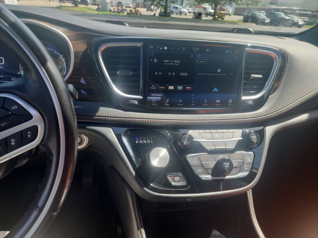 Used 2021 Chrysler Pacifica Pinnacle AWD/4WD image 19