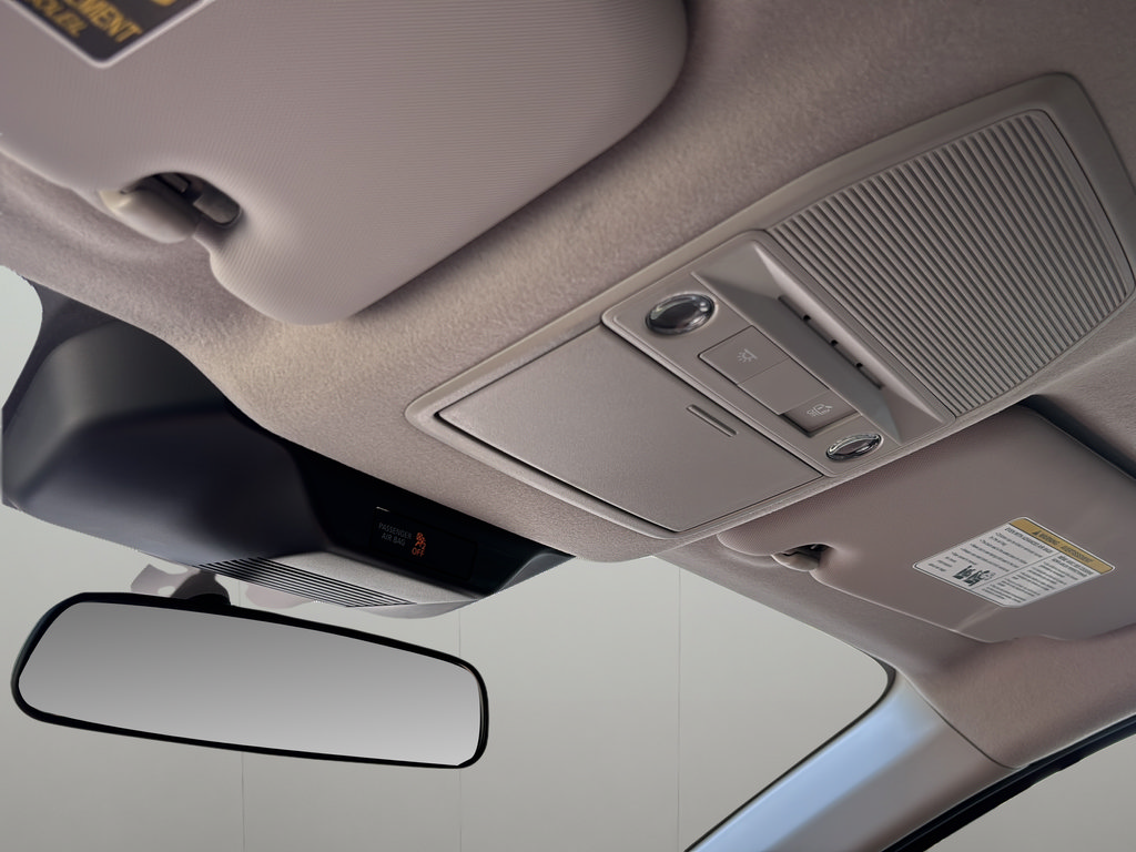 Used 2025 Nissan Kicks SR FWD image 31