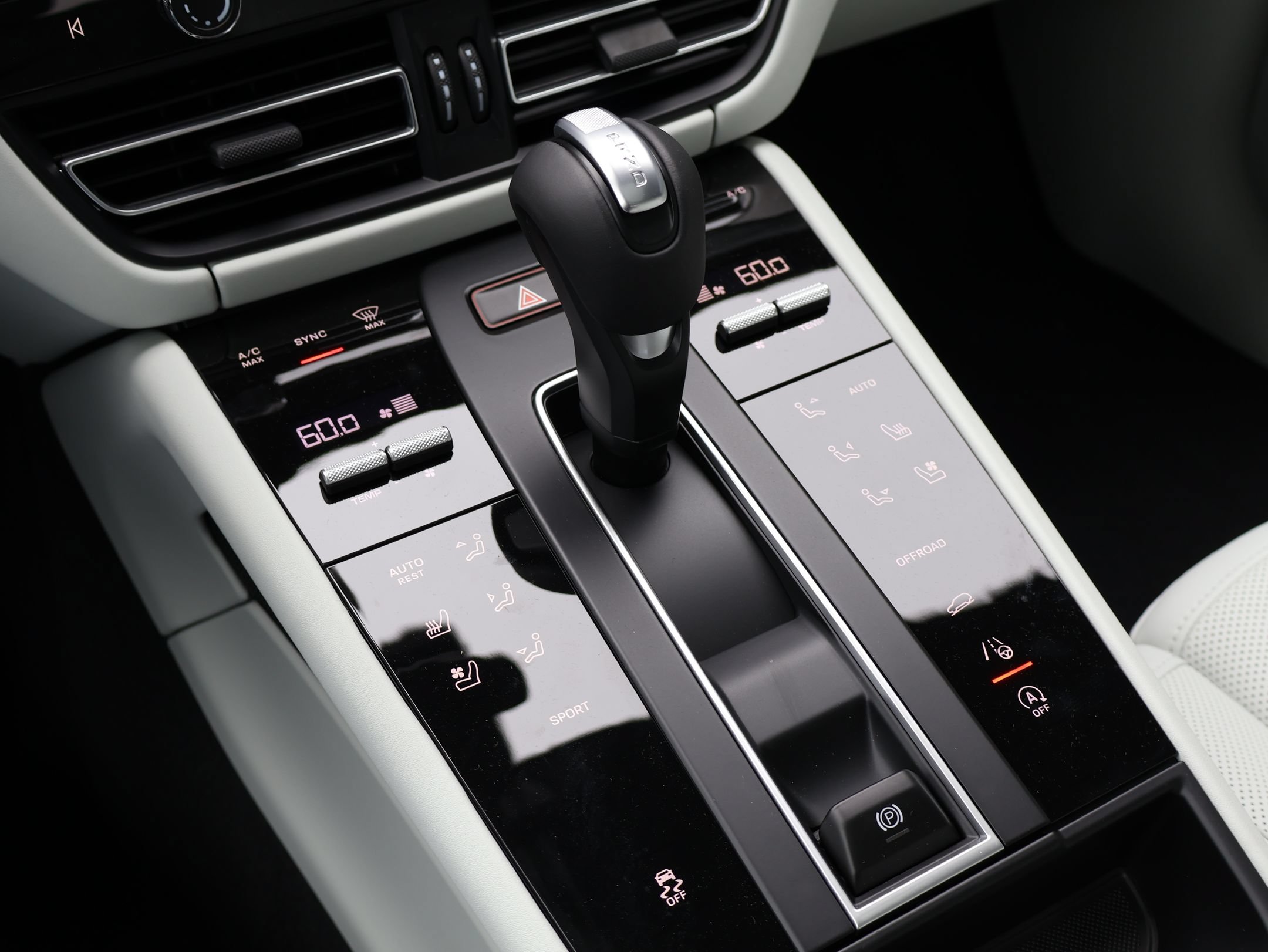 New 2026 Porsche Macan AWD/4WD image 20