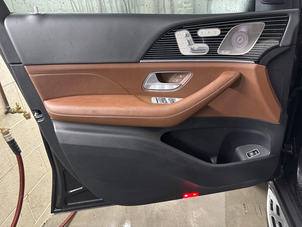 Used 2025 Mercedes-Benz GLS 450 4MATIC image 13