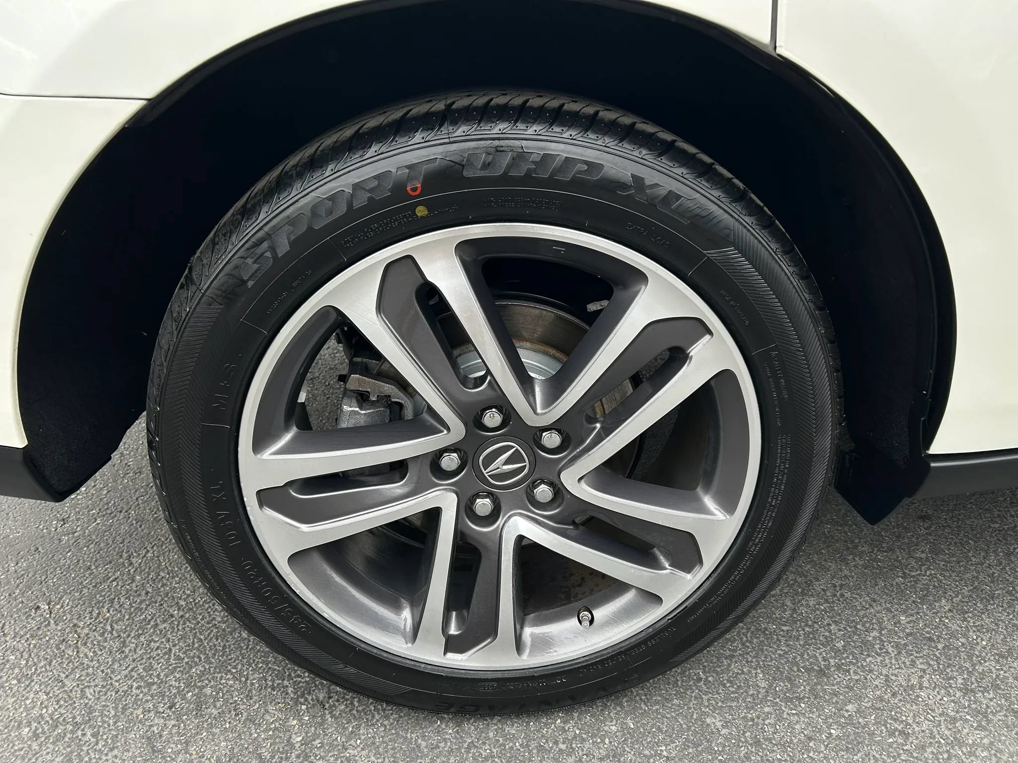 Used 2018 Acura MDX FWD w/ Advance Package image 11