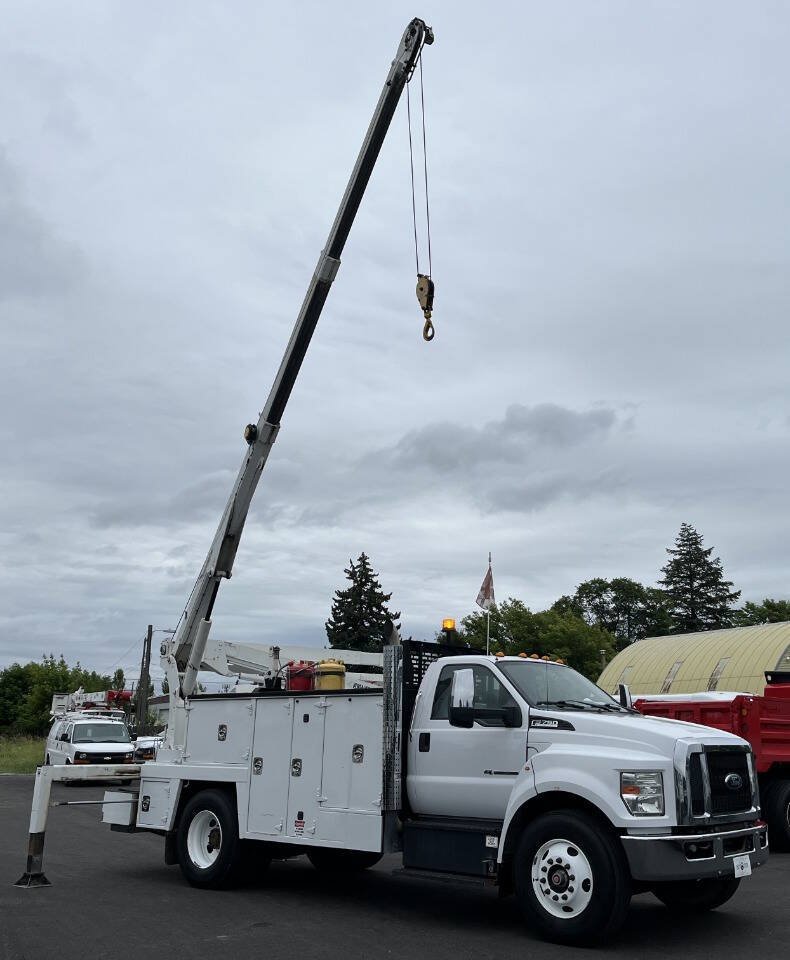 Used 2017 Ford F750 2WD Regular Cab Super Duty image 22