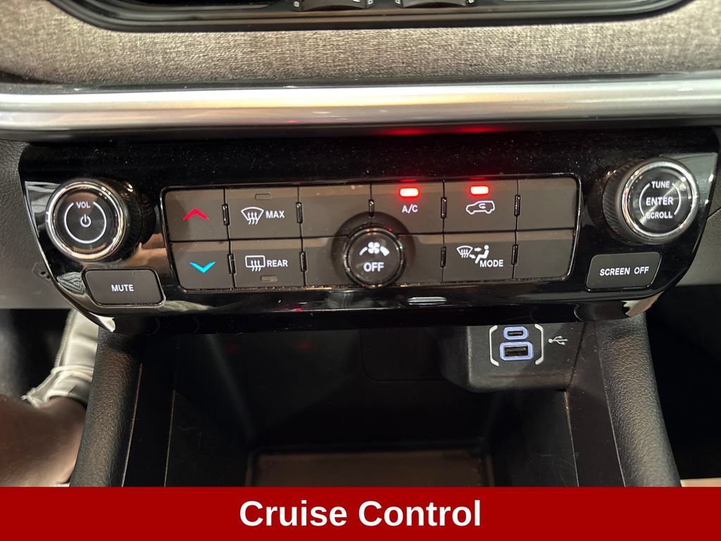 Used 2024 Jeep Compass Latitude AWD/4WD image 15