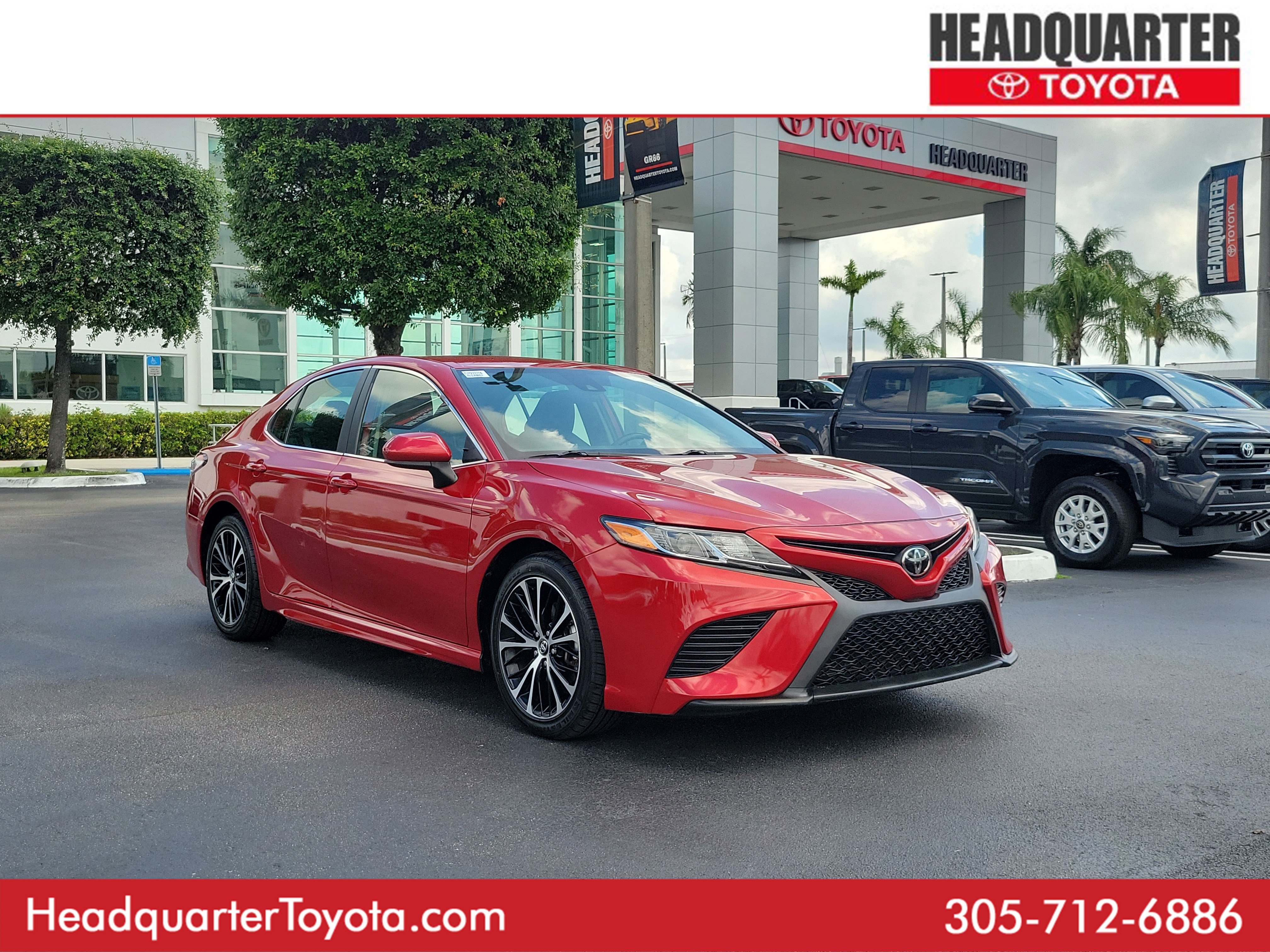 Used 2020 Toyota Camry SE FWD image 1