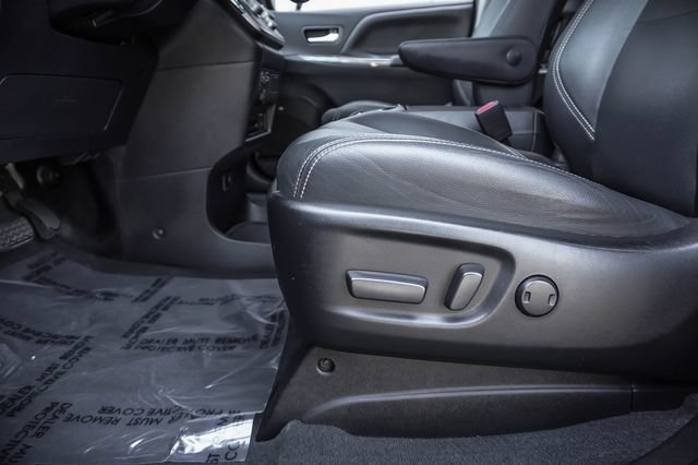 Used 2020 Toyota Sienna SE Premium FWD image 11