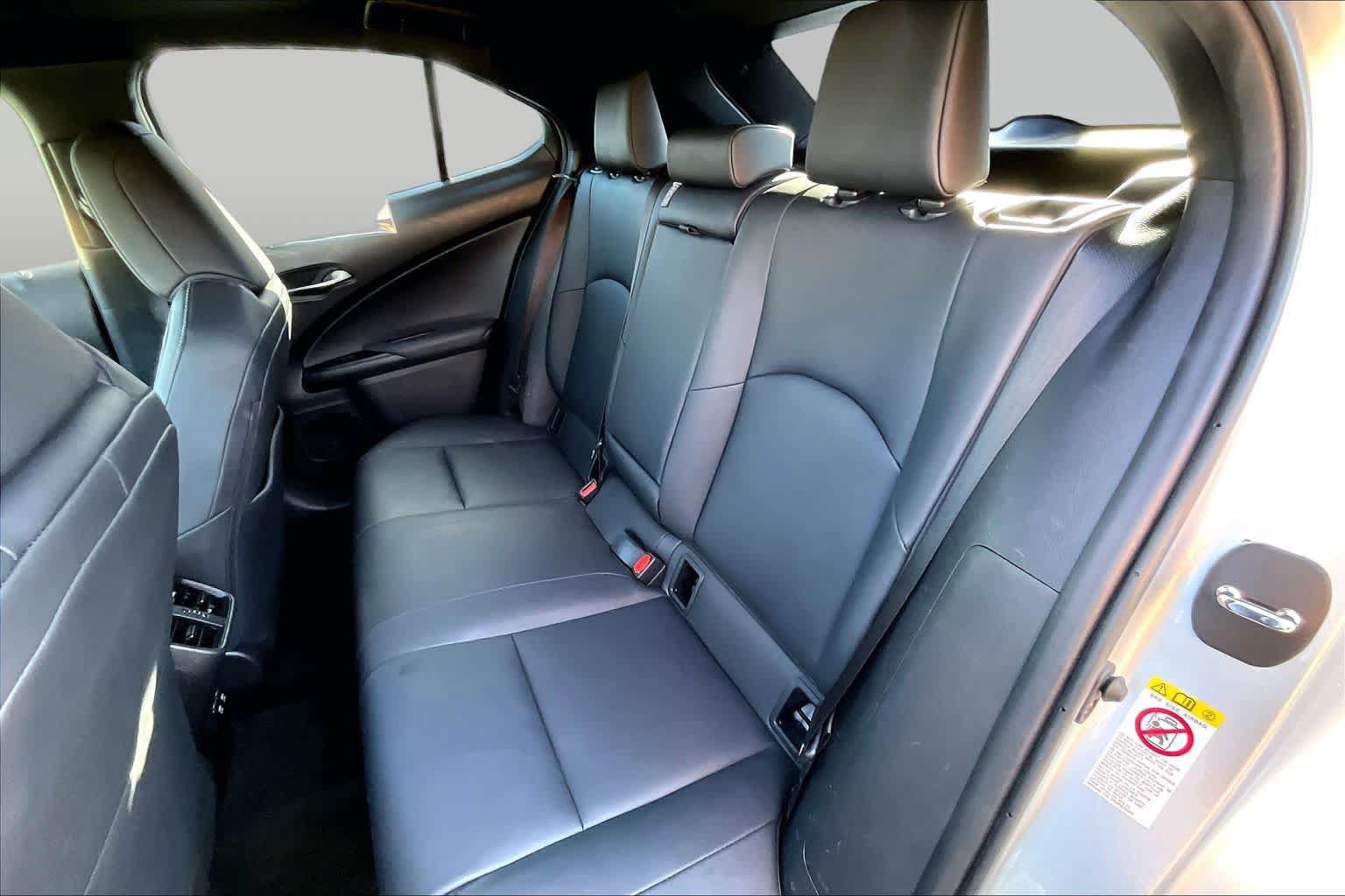 Used 2019 Lexus UX 200 w/ Premium Package FWD image 17