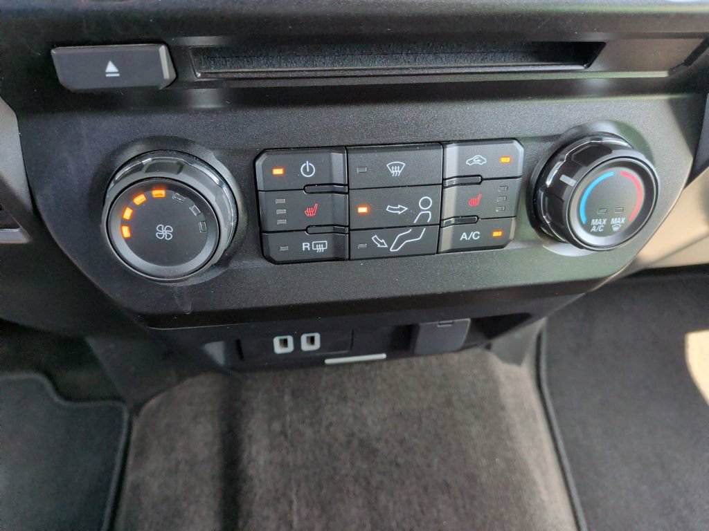 Used 2018 Ford F250 XLT w/ XLT Premium Package AWD/4WD image 21