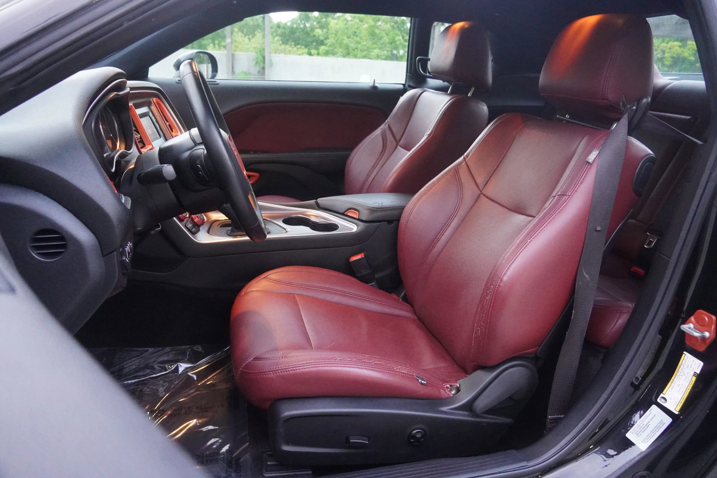 Used 2017 Dodge Challenger SXT RWD image 3