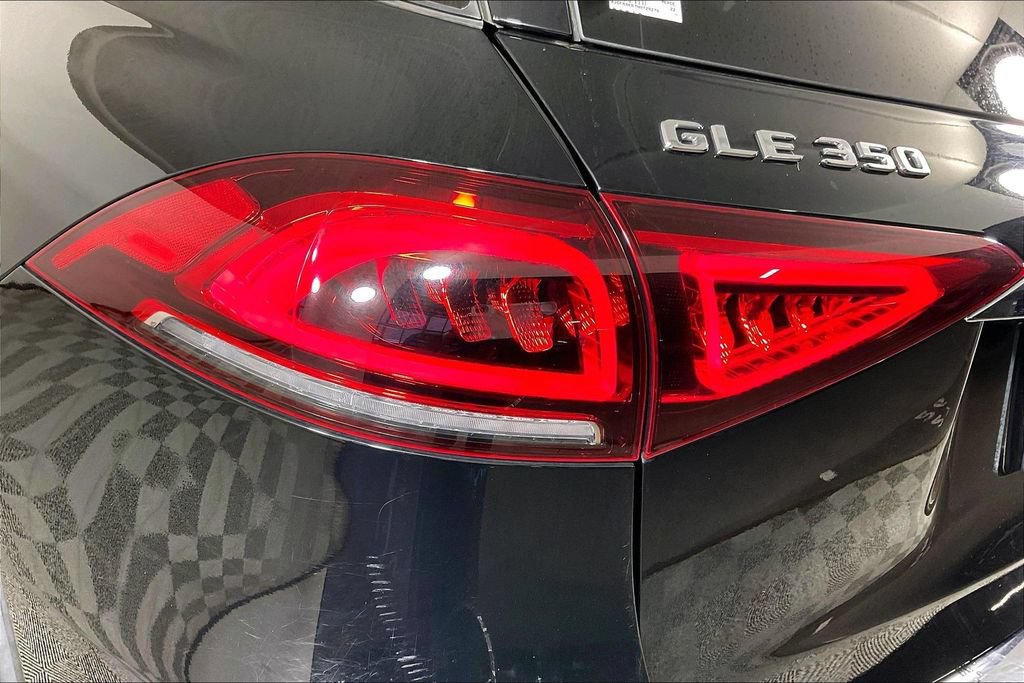 Used 2022 Mercedes-Benz GLE 350 4MATIC w/ Premium Package image 28