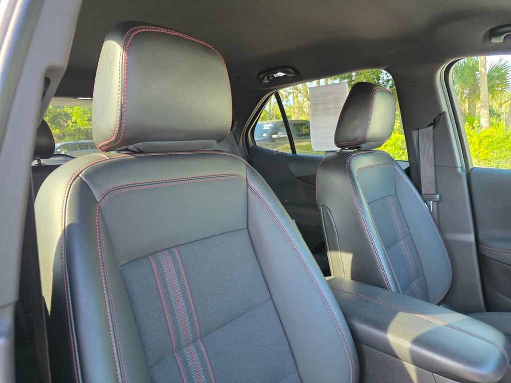 Used 2022 Chevrolet Equinox RS image 11