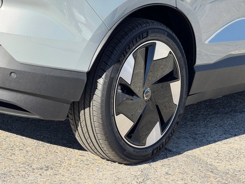 New 2026 Volvo EX30 Plus w/ Protection Package Premier AWD/4WD image 10