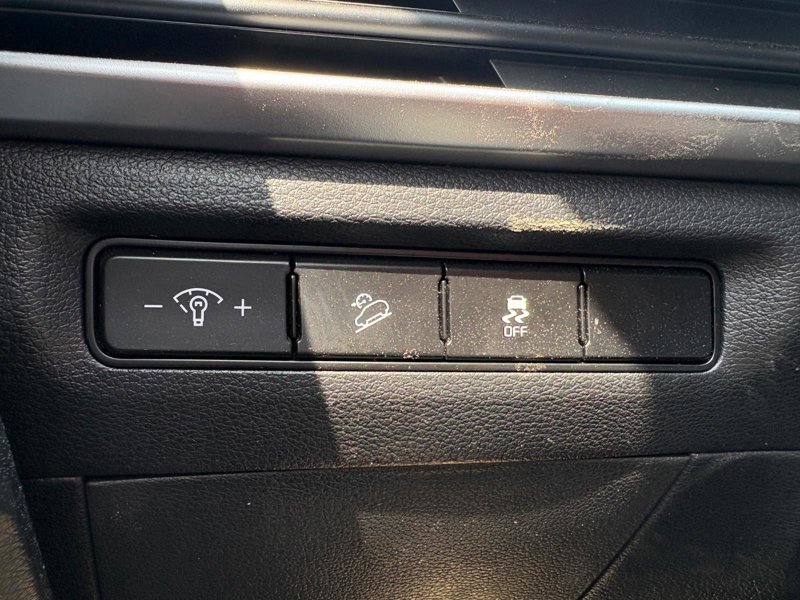 Used 2024 Kia Telluride LX image 26