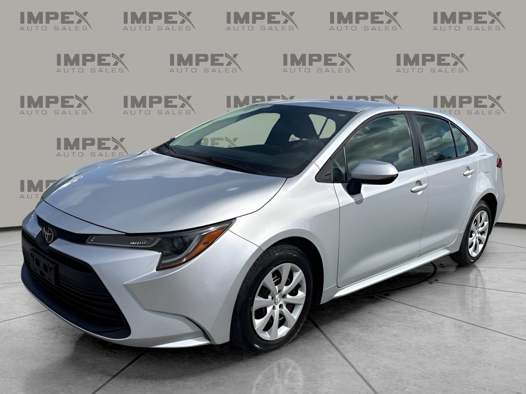 Used 2024 Toyota Corolla LE FWD image 1