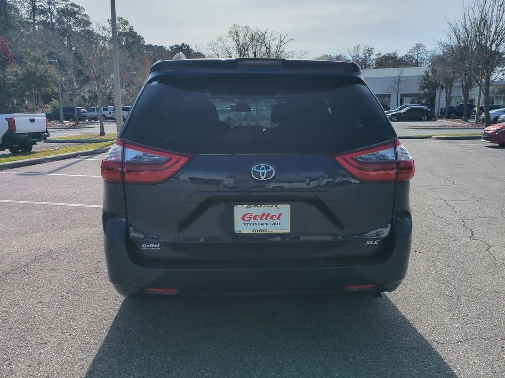 Used 2020 Toyota Sienna Limited image 6