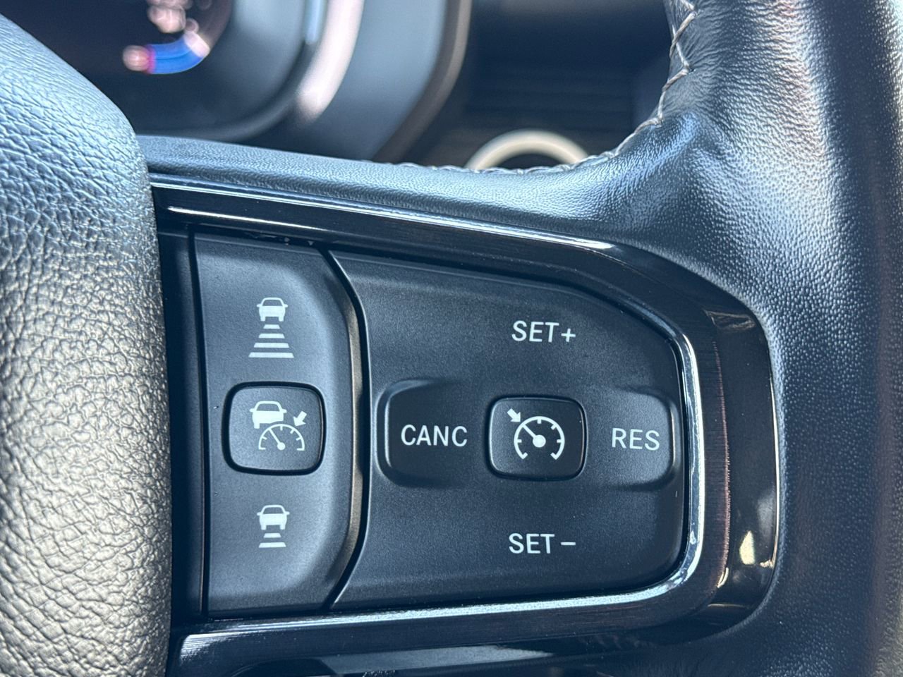 Used 2024 RAM 2500 Limited image 27