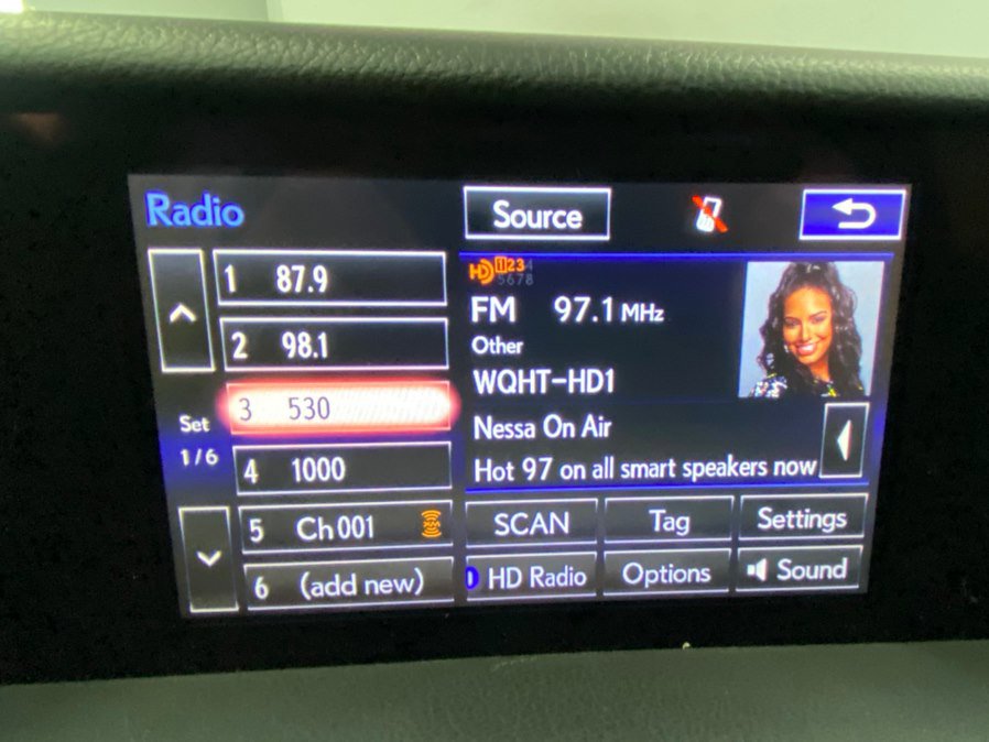 Used 2016 Lexus IS 350 AWD image 32