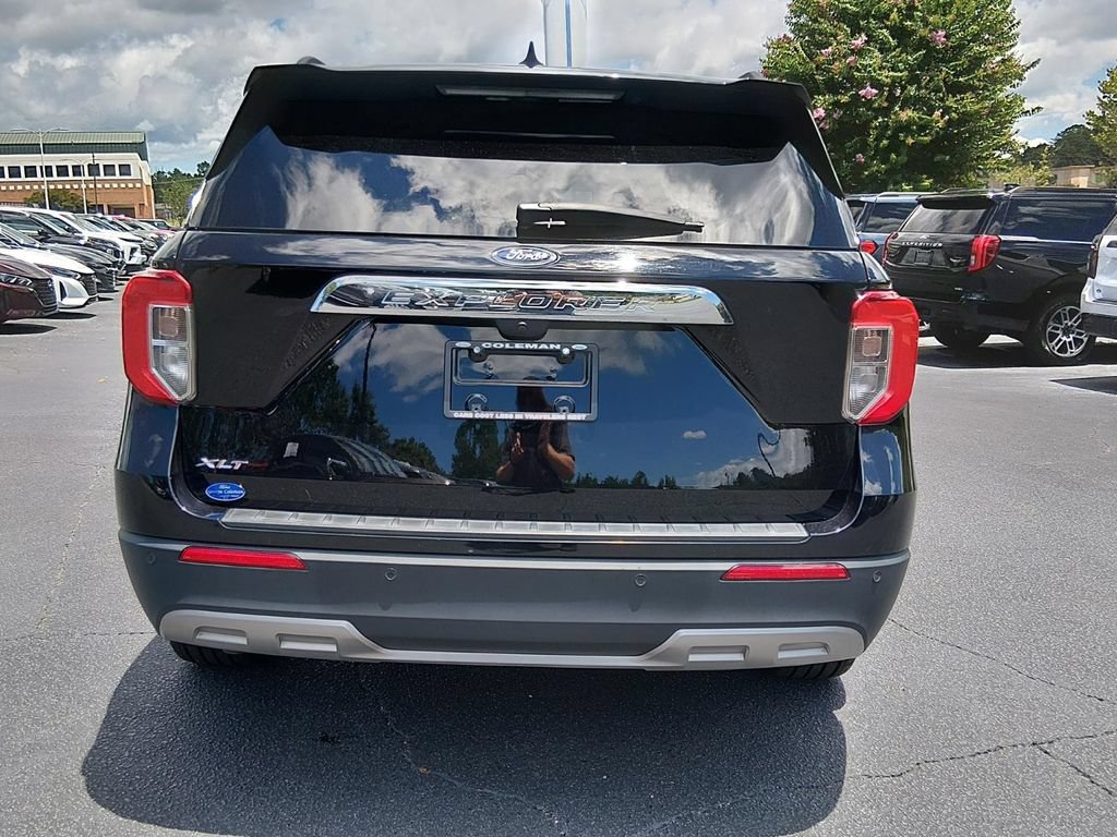 Used 2023 Ford Explorer XLT w/ Equipment Group 202A RWD image 5