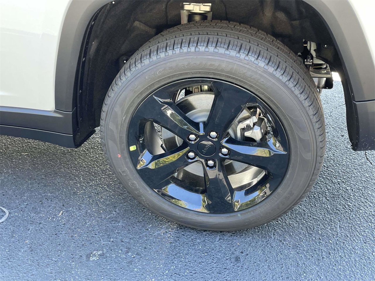 New 2025 Jeep Grand Cherokee L Limited w/ Luxury Tech Group II image 38