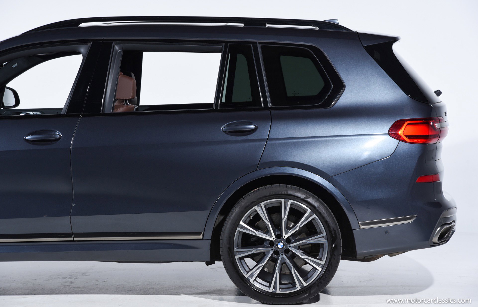 Used 2021 BMW X7 M50i image 13