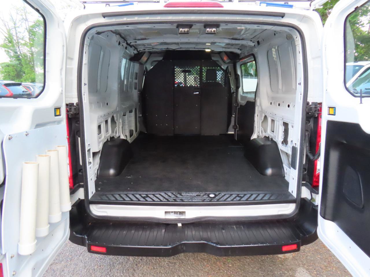 Used 2015 Ford Transit 150 130 Low Roof RWD image 9